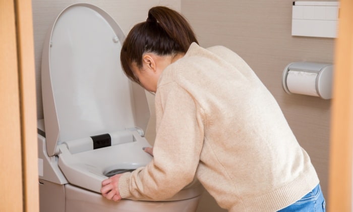 อาเจียนเป็นเลือด หลังดื่ม สัญญาณร้ายของโรคภัยหรือเปล่า