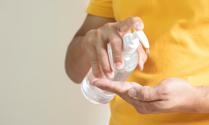 ล้างมือด้วยเจลล้างมือ พกพาง่าย ห่างไกลเชื้อโรค