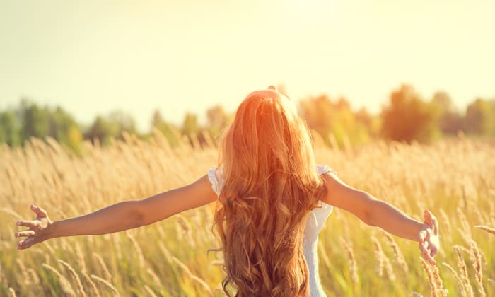 How To ตากแดด อย่างปลอดภัย ให้ร่างกายได้รับวิตามินดีสูงสุด