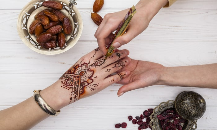 เฮนน่า คืออะไร และความเสี่ยงของการเพ้นท์เฮนน่า