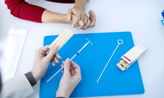 ยาเม็ดคุมกำเนิด กับ ยาคุมกำเนิดแบบฝัง แบบไหนดีกว่ากัน