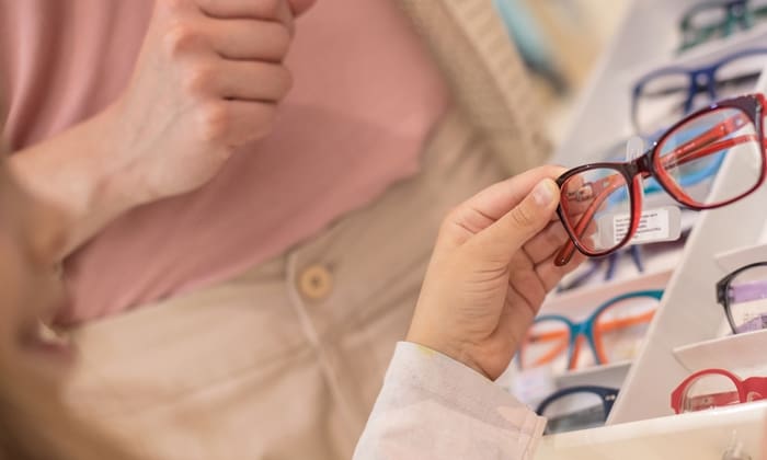 เลือกแว่นสายตาให้ลูกน้อย อย่างไรให้เหมาะสม