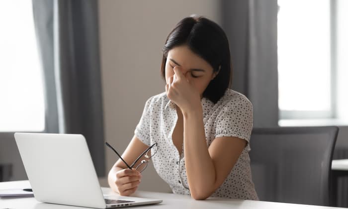 วิธีป้องกันอาการตาล้าจากสื่อดิจิทัล (Digital Eye Strain) ที่คนยุคดิจิทัลอย่างเราๆ ควรรู้