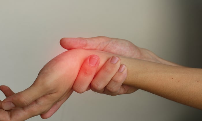 ทำความรู้จัก โรคปลอกหุ้มเอ็นข้ออักเสบ ในคุณแม่ลูกอ่อน