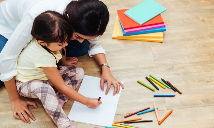 เลือกพี่เลี้ยงเด็ก อย่างไร ให้ปลอดภัย และได้คนที่เหมาะสมที่สุด