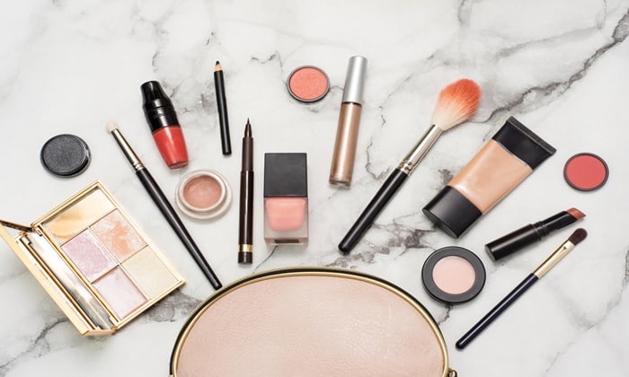 เครื่องสำอางปลอม ความเสี่ยงในการใช้งานที่ควรรู้