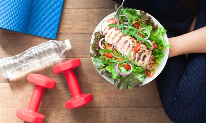 ป้องกันน้ำตาลในเลือดพุ่งสูง แค่ปรับไลฟ์สไตล์ในชีวิตง่ายๆ ก็สุขภาพดีแล้ว