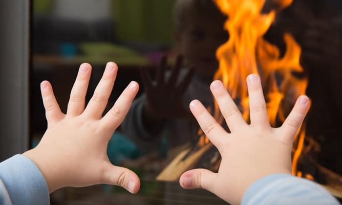 ไฟไหม้ อันตรายต่อลูกน้อย ป้องกันได้อย่างไร