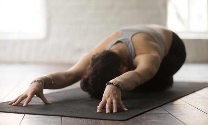 4 ท่าโยคะไล่ลมในท้อง ปราบพุงป่อง ลดพุงบวมแบบง่าย ๆ