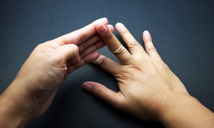 ท่าบริหารนิ้วมือ 7 ท่าง่าย ๆ ช่วยบรรเทาปวด แถมมือและนิ้วยังแข็งแรงขึ้นด้วย