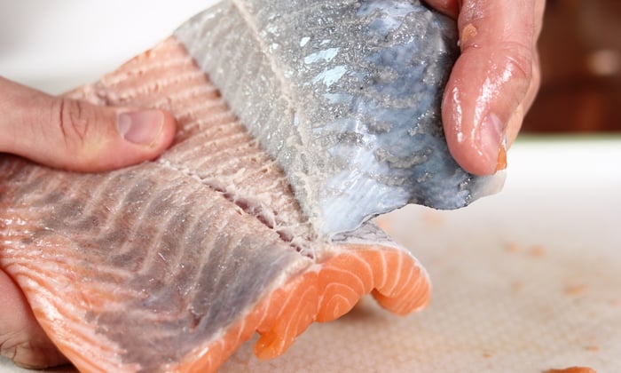 หนังปลา มีประโยชน์ต่อสุขภาพไหม กินบ่อยๆ จะดีหรือเปล่า?