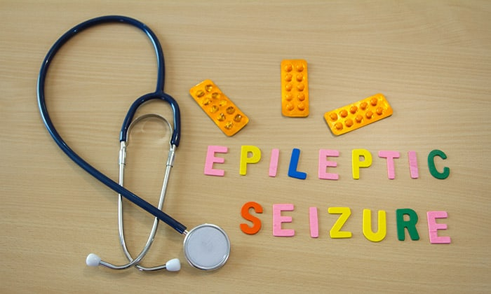 วิธีปฐมพยาบาลผู้ป่วยลมชัก ที่คุณควรเรียนรู้ไว้ เพื่อการรับมือเบื้องต้นที่ถูกต้อง