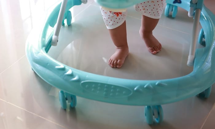 รถหัดเดิน ช่วยฝึกให้ลูกหัดเดินได้จริงหรือ