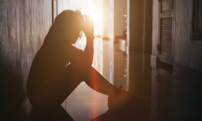 ภาวะซึมเศร้าและความเศร้า มีความแตกต่างกันอย่างไร