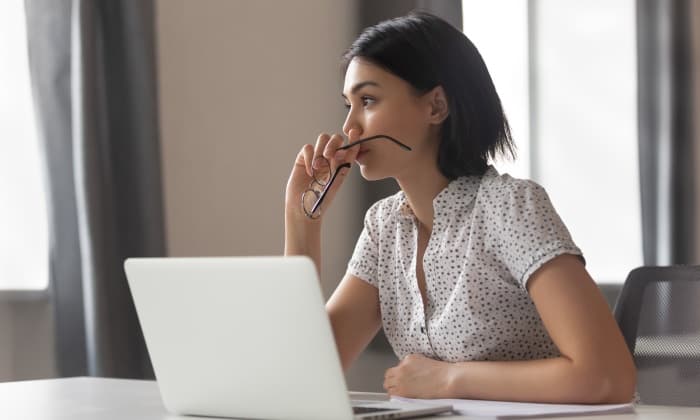 ครุ่นคิดอยู่ตลอดเวลา คุณควรจัดการกับความคิดนี้อย่างไรดี