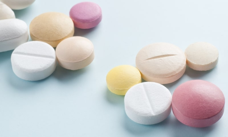 ยาแคปซูล VS ยาเม็ด มีข้อดีและข้อเสียแตกต่างกันอย่างไร - Hello Khunmor