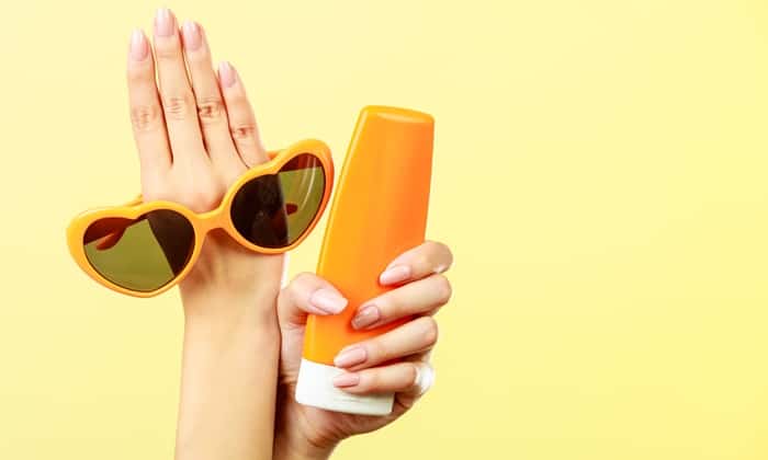 อยู่บ้าน จำเป็นต้องทาครีมกันแดด ด้วยหรือไม่