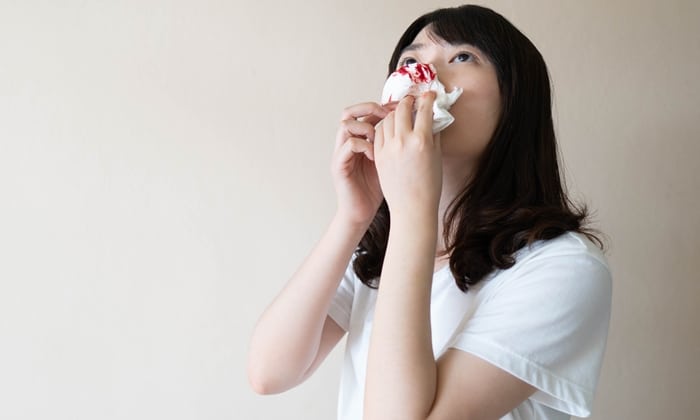 การปฐมพยาบาลจมูกหัก ดั้งแตก ควรจัดการอย่างไร