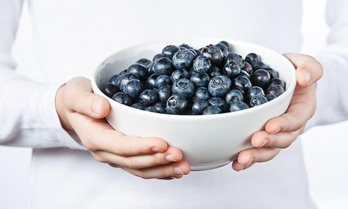blueberry (บลูเบอร์รี่) ประโยชน์ และข้อควรระวังในการบริโภค
