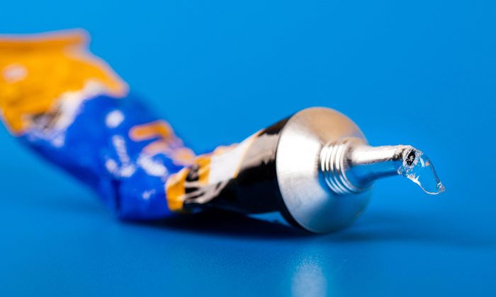 7 วิธีลอก กาวซุปเปอร์กลู ออกจากผิวหนังง่าย ๆ ที่คุณควรรู้