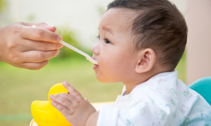 พัฒนาการทารก 5 เดือน อะไรรับประทานได้ อะไรควรเลี่ยง