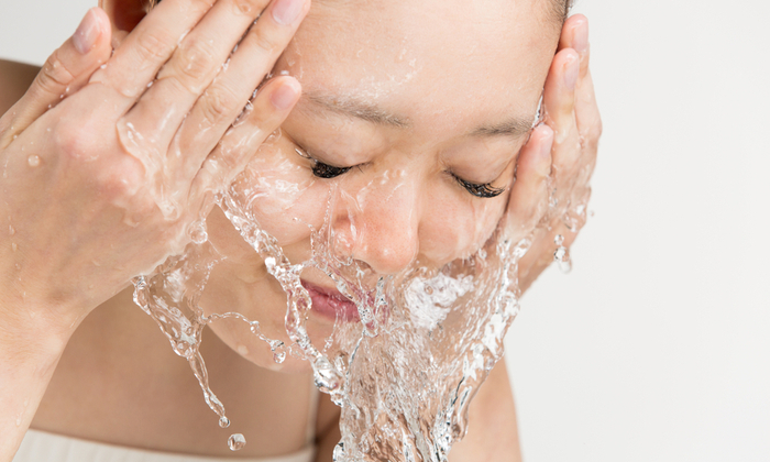 ล้างหน้าด้วยน้ำเปล่า ดีต่อผิวหน้าจริงหรือไม่?