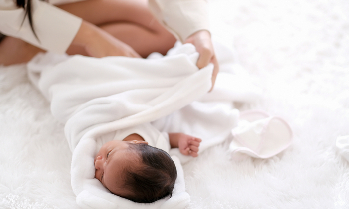 วิธีห่อตัวทารก ประโยชน์ และความเสี่ยงของการห่อตัวทารก