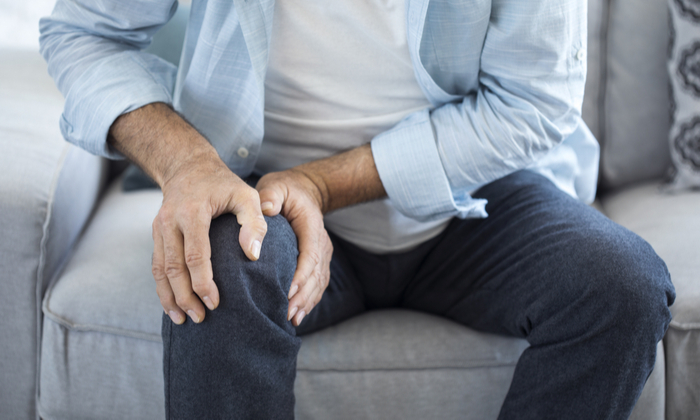 เคยสงสัยไหมว่าทำไม โรคข้อเข่าเสื่อมในผู้สูงอายุ ถึงเป็นของคู่กัน