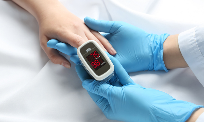 เช็กอาการโควิด-19 เบื้องต้น ด้วย เครื่องวัดออกซิเจนปลายนิ้ว