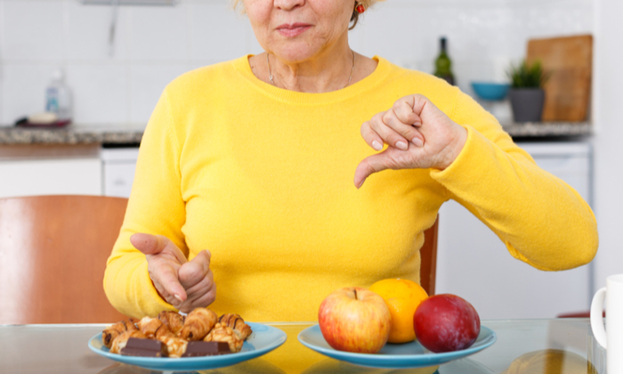 อาหารที่ผู้สูงอายุควรหลีกเลี่ยง และควรจำกัดปริมาณให้เหมาะสม