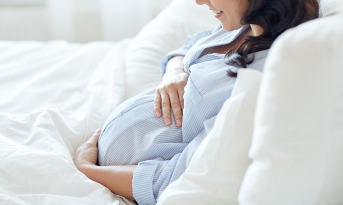 เลือดออกขณะตั้งครรภ์ อาการ สาเหตุ การดูแลตัวเอง