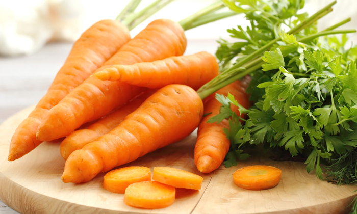 แครอท ประโยชน์ และข้อควรระวังในการบริโภค