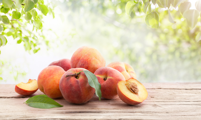 ลูกพีช ประโยชน์สุขภาพ และความเสี่ยงในการบริโภค