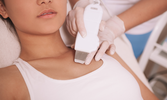 สิวขึ้นหน้าอก เกิดจากอะไร รักษาอย่างไร