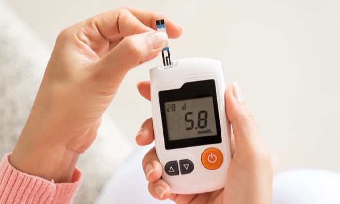 วิธีใช้ ที่ตรวจเลือด เช็กระดับน้ำตาลของผู้ป่วย เบาหวาน