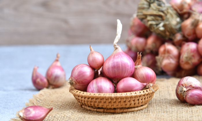 หอมแดง ประโยชน์และความเสี่ยงในการบริโภค