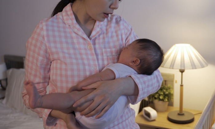 ลูกตื่นกลางคืนบ่อย ควรทำอย่างไร