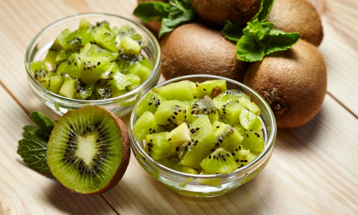 กีวี่ ประโยชน์และข้อควรระวังในการบริโภค