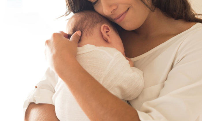 วิธีจับลูกเรอ ป้องกันอาการจุดเสียด ท้องอืด ทำได้อย่างไร