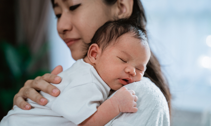 วิธีทำให้ลูกเรอ และการดูแลลูก สำหรับคุณพ่อคุณแม่มือใหม่