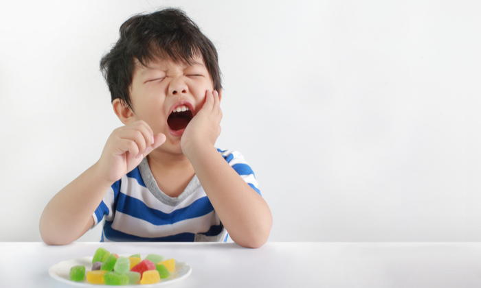 ลูกปวดฟันผุ คุณพ่อคุณแม่ควรรับมืออย่างไร