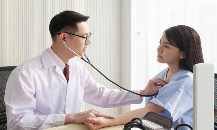 การตรวจคัดกรองโรคในผู้หญิง สำคัญอย่างไร เบื้องต้นควรตรวจอะไรบ้าง