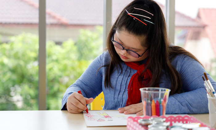 อาการดาวน์ซินโดรม สาเหตุ ภาวะแทรกซ้อน และวิธีดูแลที่ควรรู้