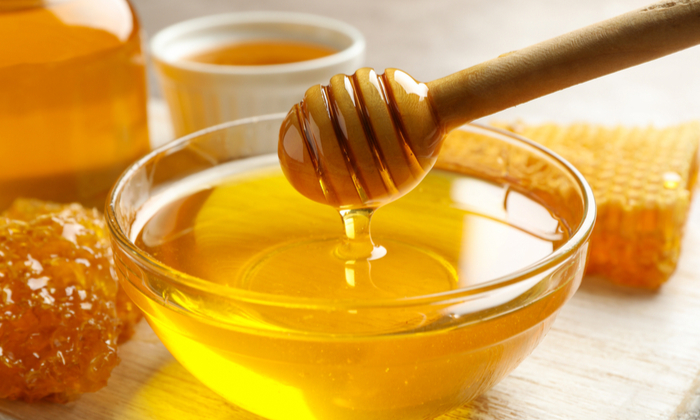 ประโยชน์ของน้ำผึ้ง และข้อควรระวังในการบริโภค