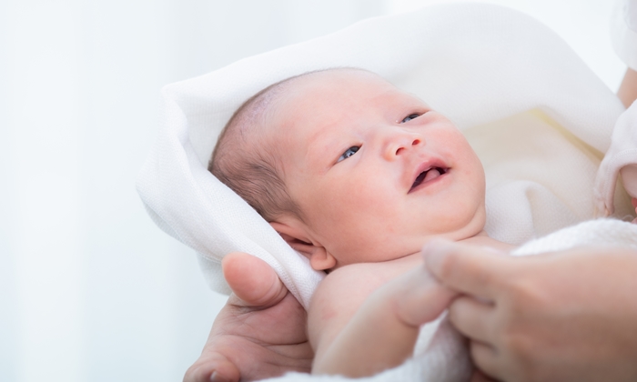 ทารกมองเห็นตอนไหน และพัฒนาการด้านการมองเห็นที่พ่อแม่ควรรู้