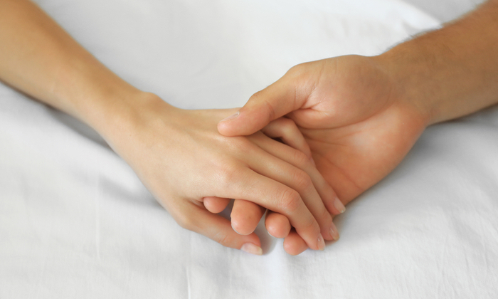 เพศสัมพันธ์ครั้งแรก เป็นอย่างไร และมีข้อควรระวังอะไรบ้าง