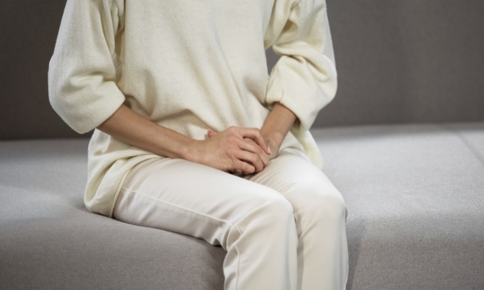 ตกขาวสีน้ำตาลเข้ม เกิดจากอะไร อันตรายหรือไม่