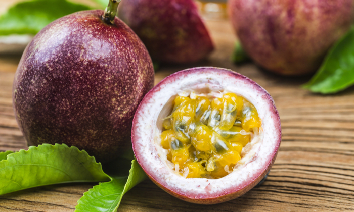 ประโยชน์ของเสาวรส และข้อควรระวังในการบริโภค