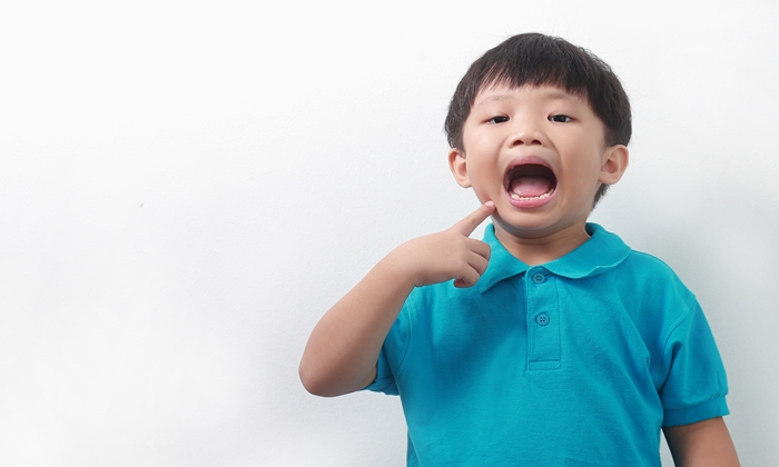 ร้อนในที่เหงือก ในเด็ก อาการและวิธีดูแล