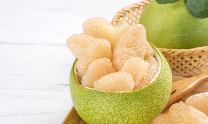 ส้มโอ ประโยชน์และข้อควรระวังในการบริโภค